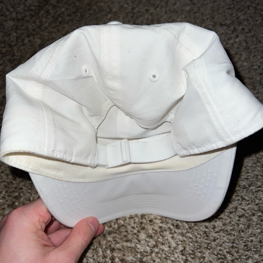 Nike Hat - Fresh Looking! - Picture 3 of 3